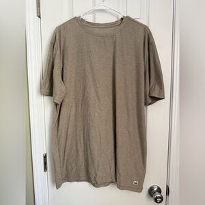 Vuori Men’s Workout shirt